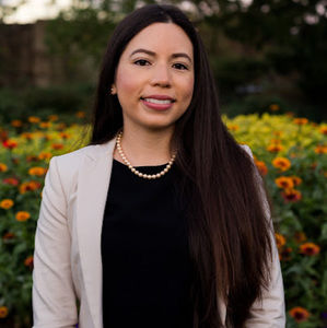 Meet your Posher, Alejandra